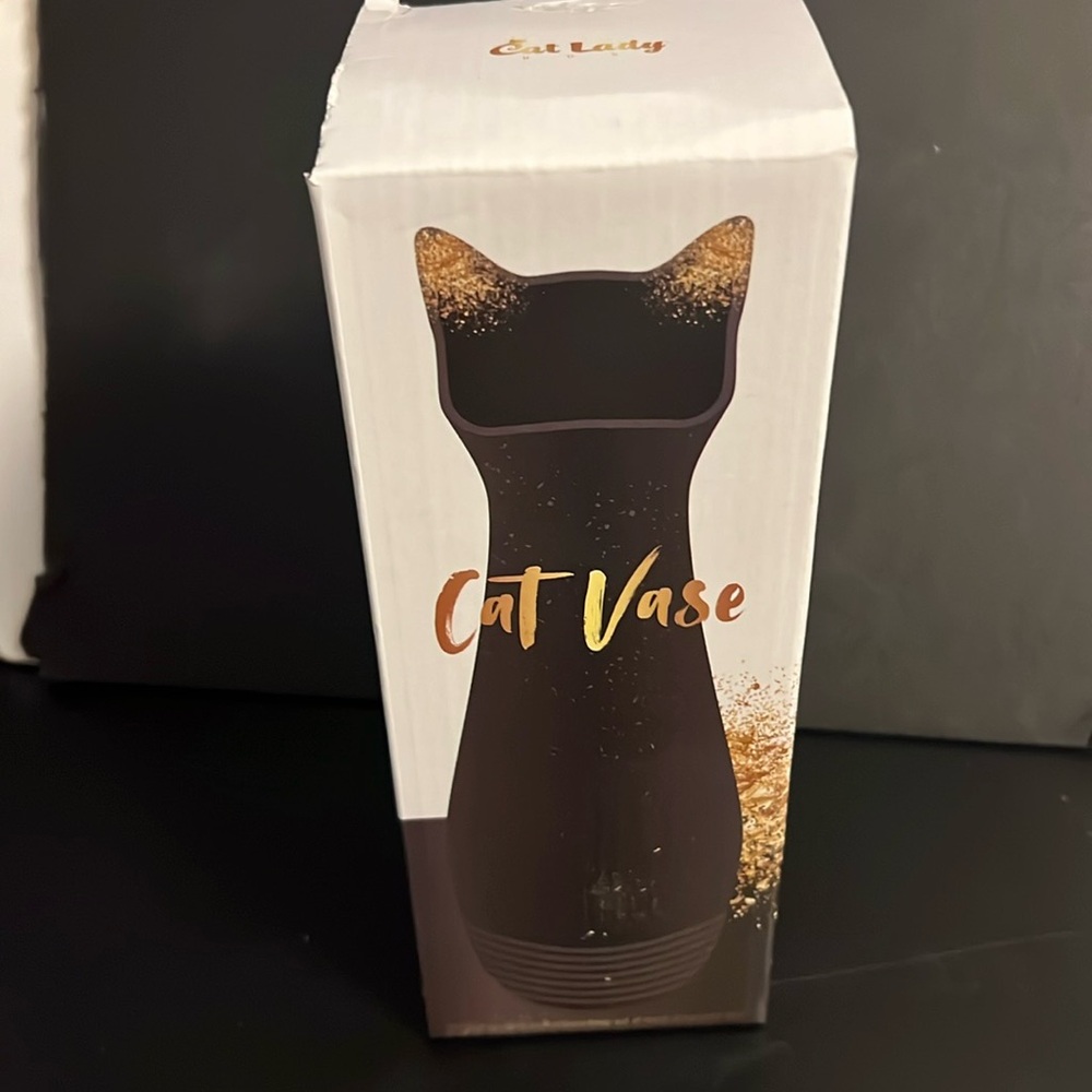 Cat Lady Box Black Cat Vase w/gold. NIB